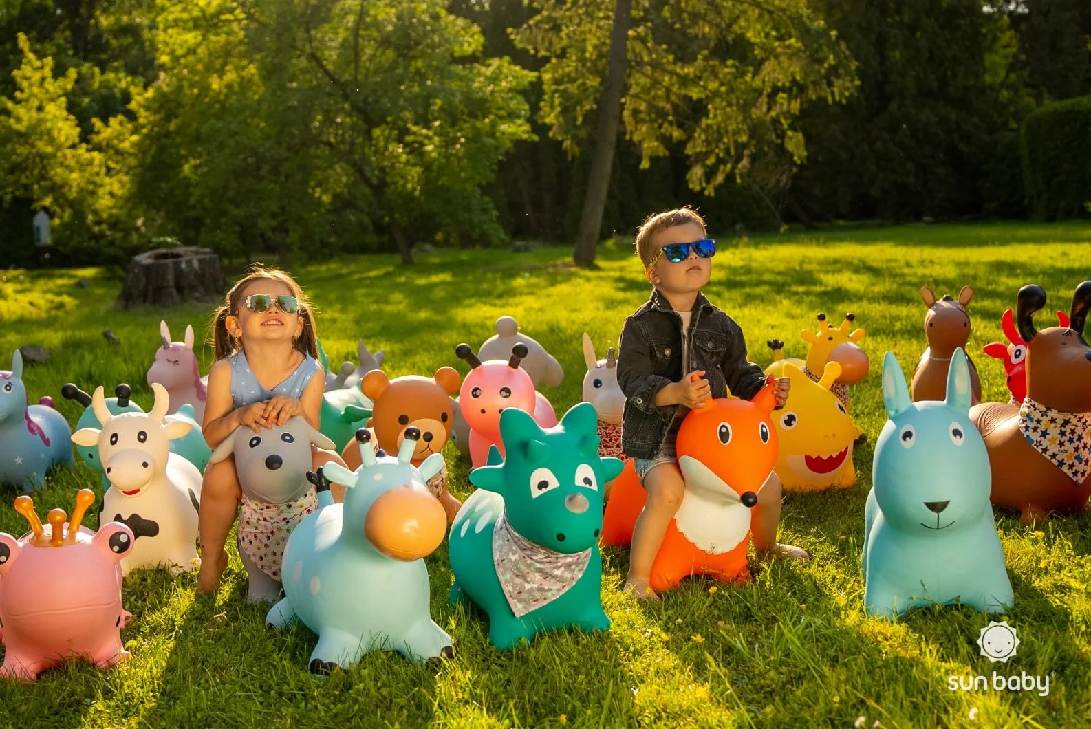 SUN BABY Saltador Hinchable para Niños hasta 45 Kg sin BPA, de 1 año, Pelotas saltarinas para niños (Unicornio Blanco con alas)