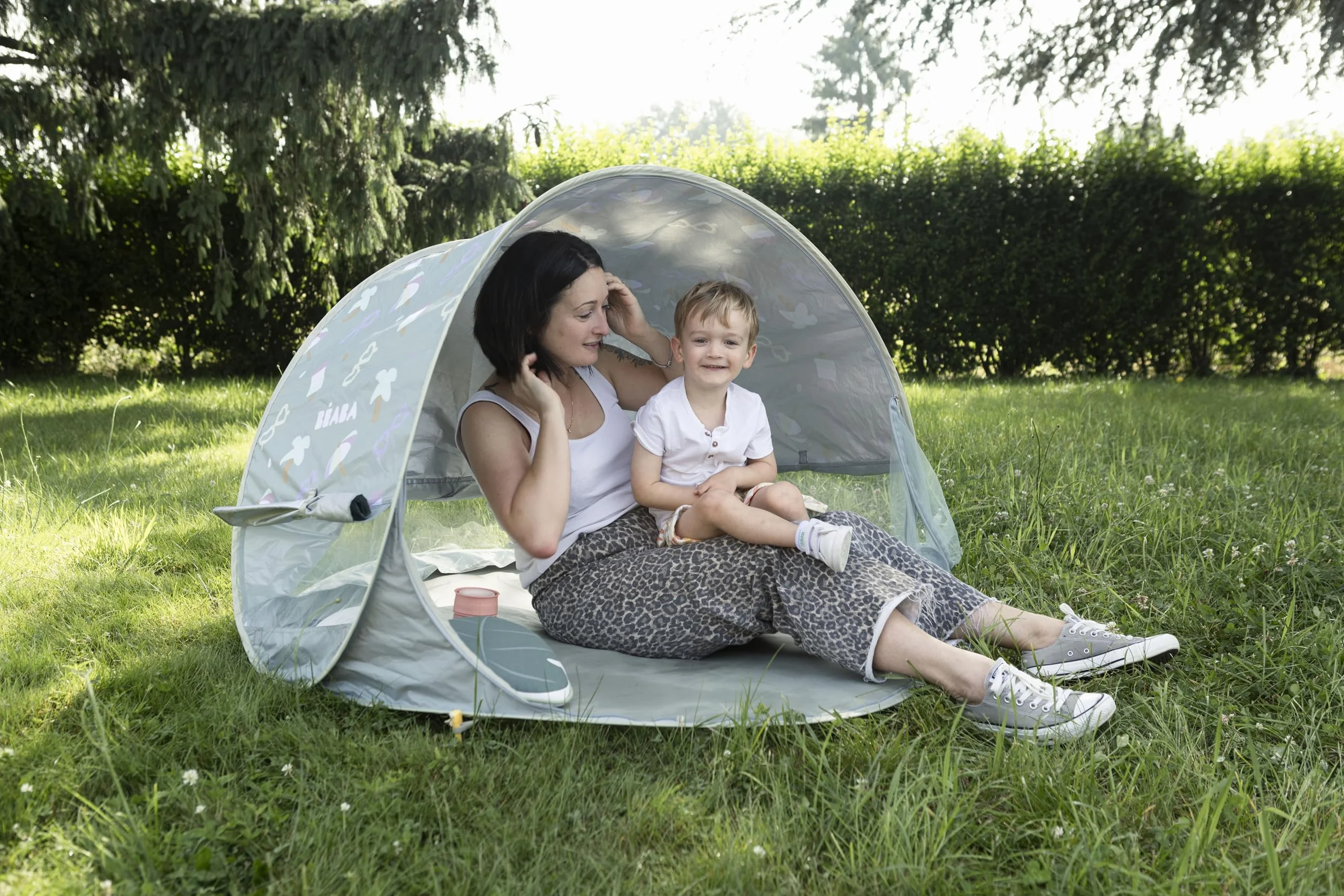 BÉABA, Tienda De Playa para Bebé, Tienda Anti UV Infantil, Protección Solar Máxima UPF50+, Filtrado UV, Ventilación 360°, Mosquitera, Espaciosa, Sistema Pop-Up, Bolsa De Transporte, Breezy, Caqui