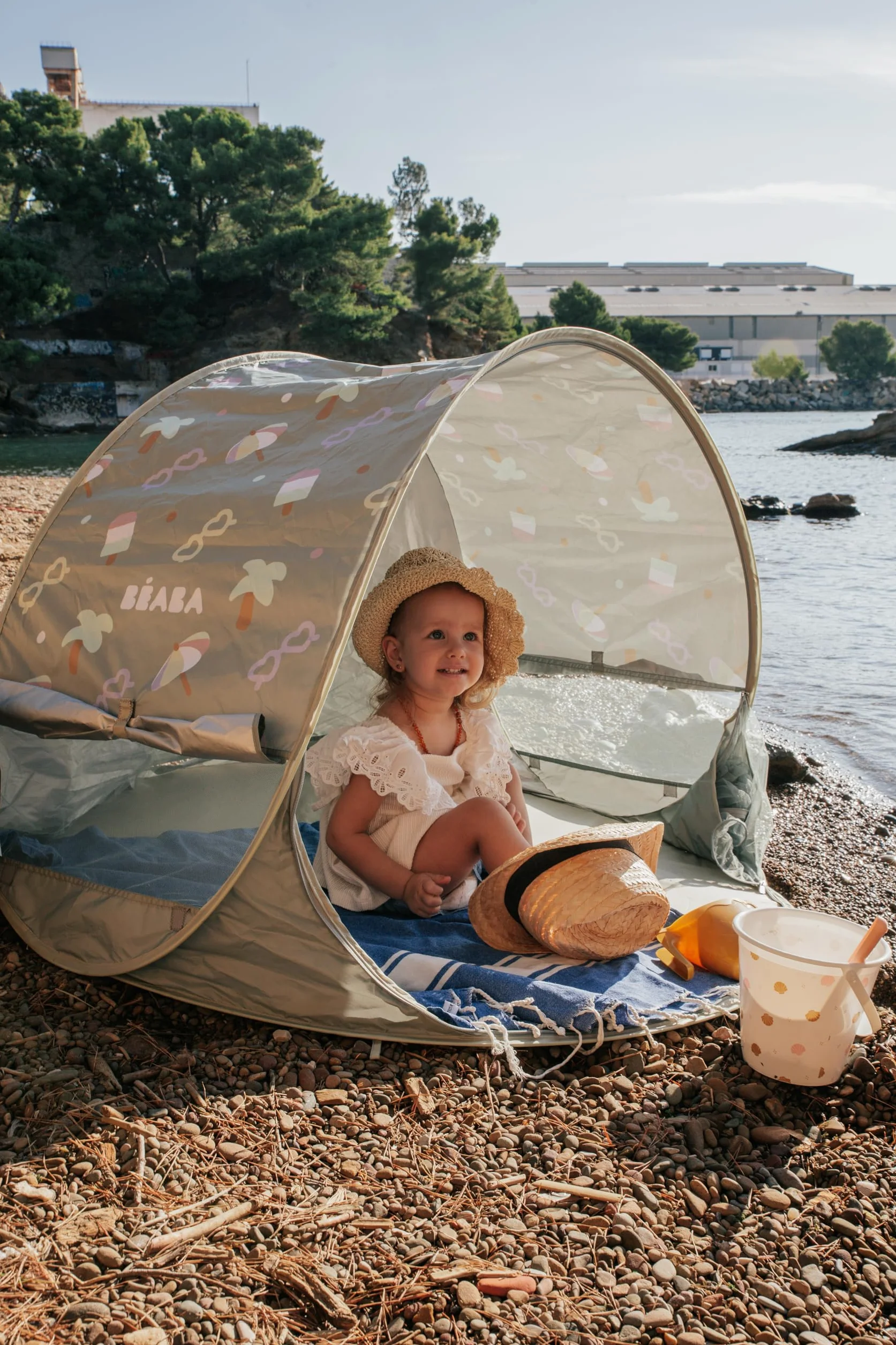 BÉABA, Tienda De Playa para Bebé, Tienda Anti UV Infantil, Protección Solar Máxima UPF50+, Filtrado UV, Ventilación 360°, Mosquitera, Espaciosa, Sistema Pop-Up, Bolsa De Transporte, Breezy, Caqui