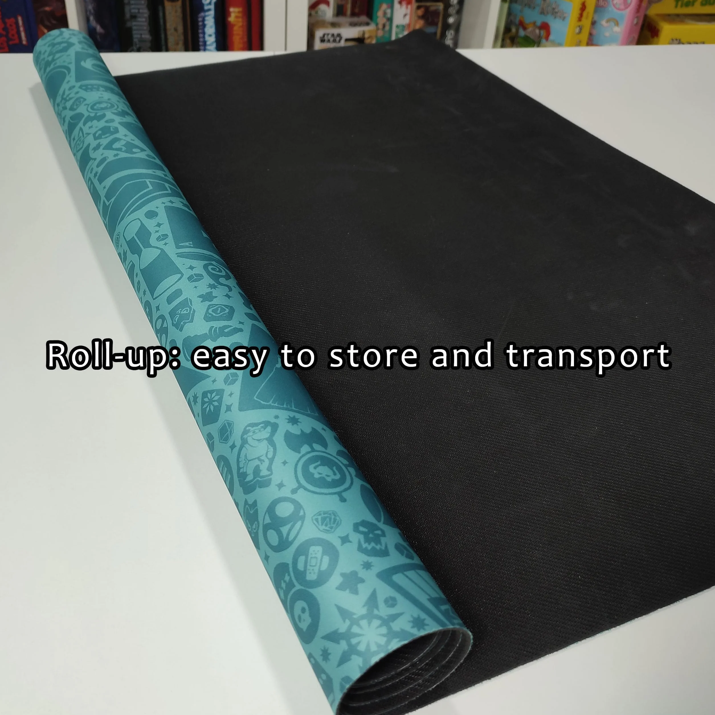 Neoprene Play Mat | Tapete especializado para Juegos de Mesa, Dados y Cartas | 140 x 80 cm | Impermeable, Antideslizante y Enrollable (Gaming (Blue))