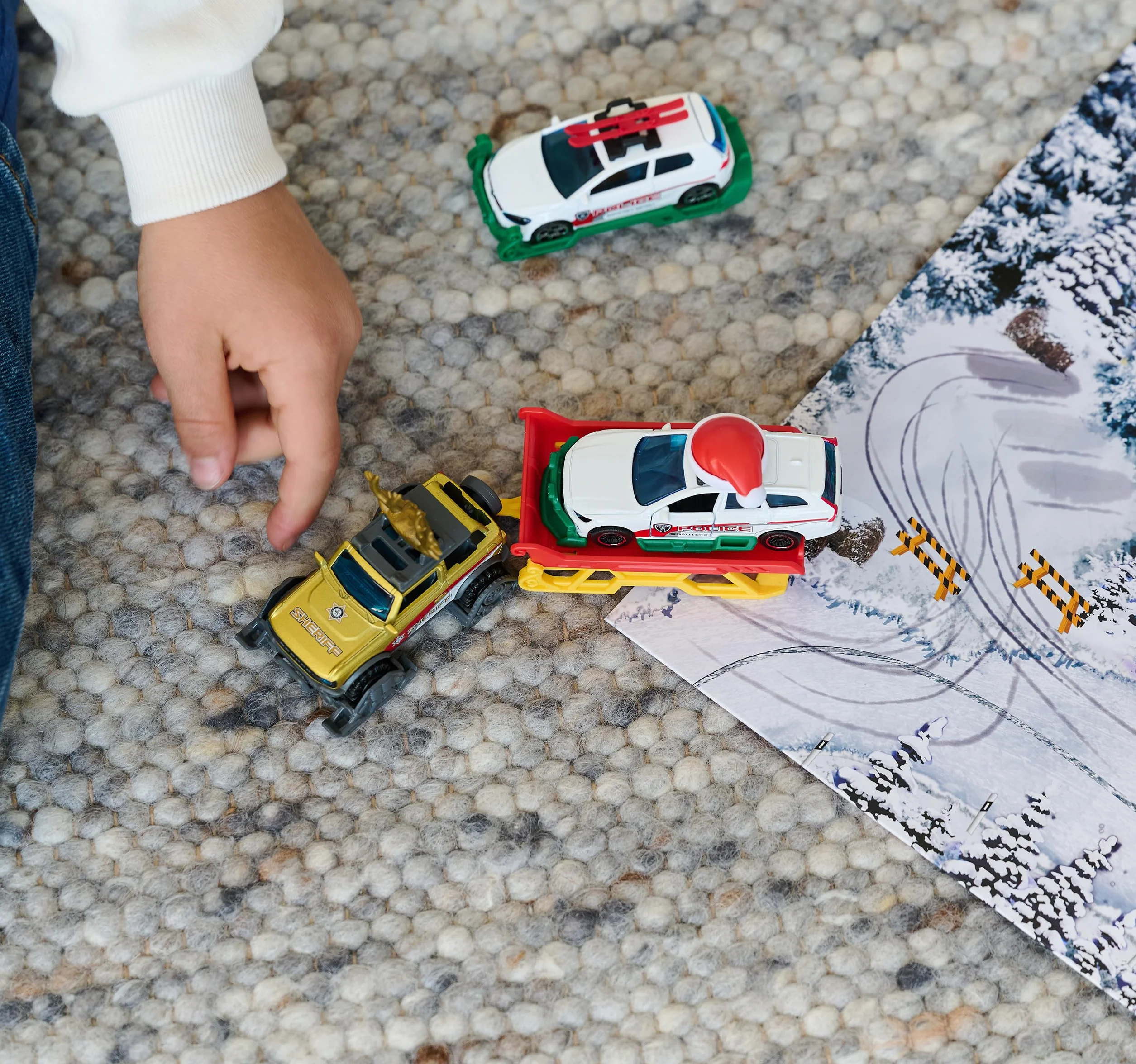 Majorette, Calendario de Adviento, Set de 8 Coches, Metal, 7,5 cm, Piezas de Taller, Accesorios Tuning, Pegatinas, Diorama Incluido, Caja Decorada, Ideal para Regalar, 3 años (8504107000)