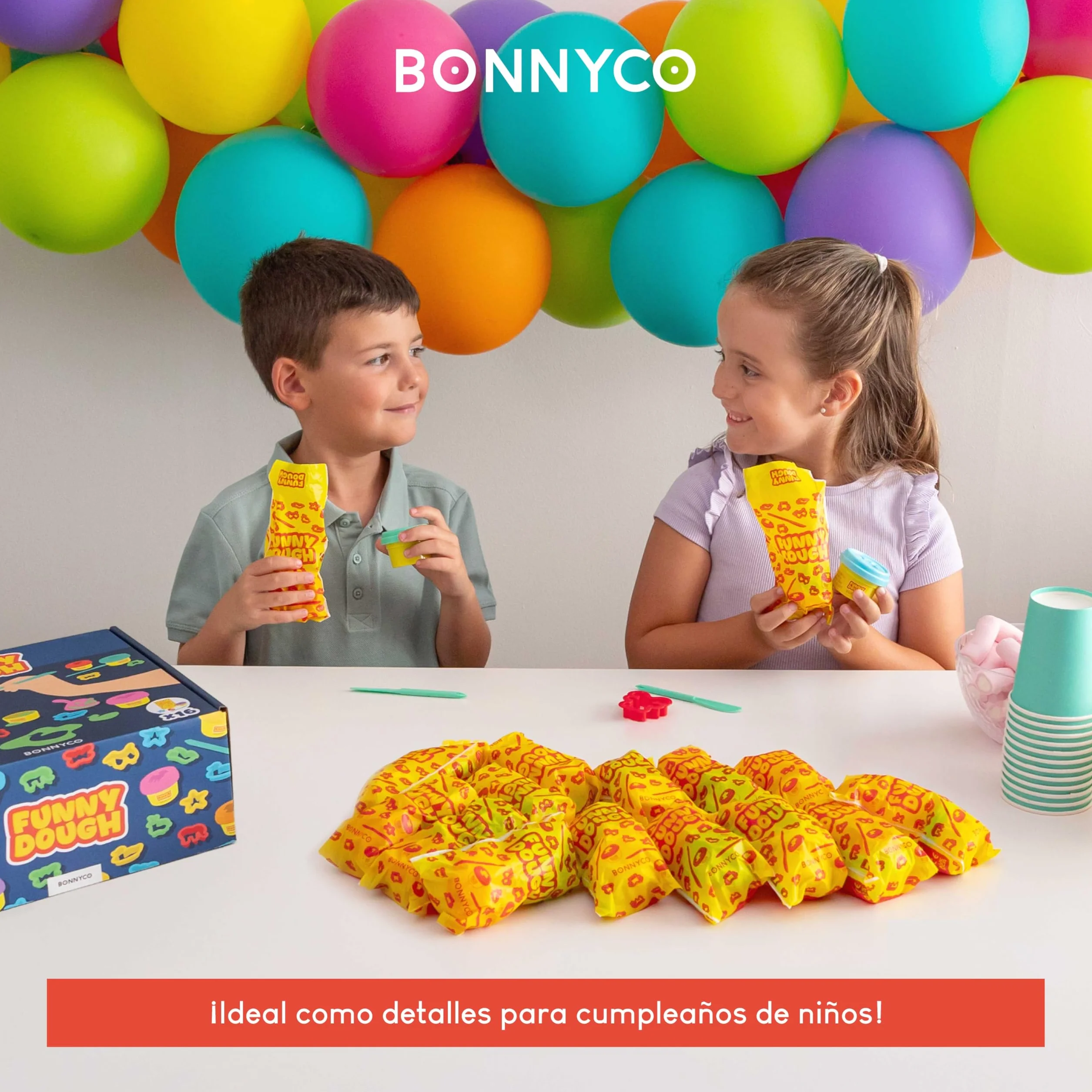 BONNYCO Set Plastilina con Moldes y Bolsas Sorpresa Pack 16 Regalos Cumpleaños Niños Colegio 3-9 Años. Detalles Alumnos Fin de Curso, Ideas Regalitos para Invitados, Relleno Piñata