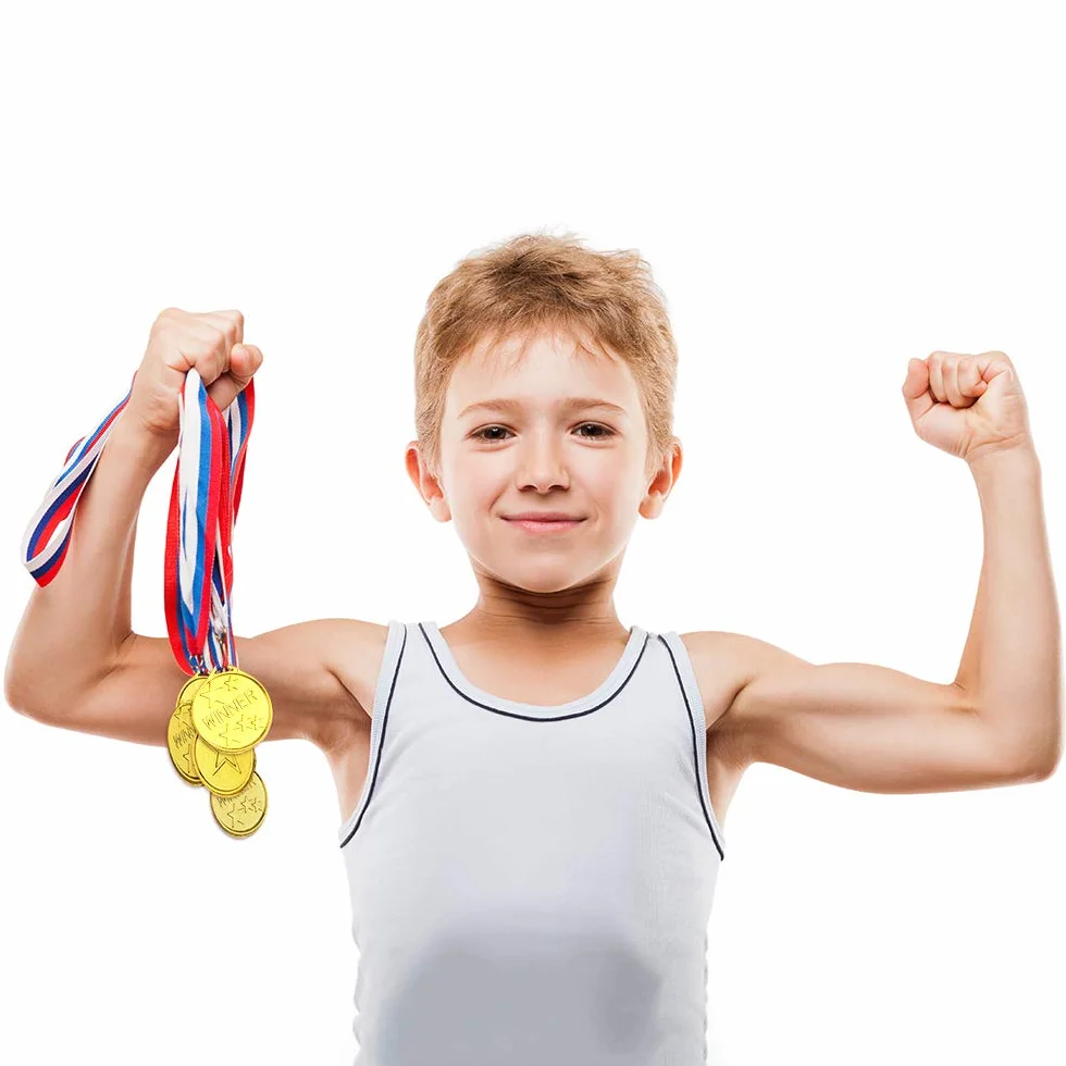 FEPITO Juego de Medallas y Copas de Trofeo 50 Piezas, Copa de Plástico Dorada 10 Piezas, Medallas de Ganador 40 Piezas para Premios Infantiles