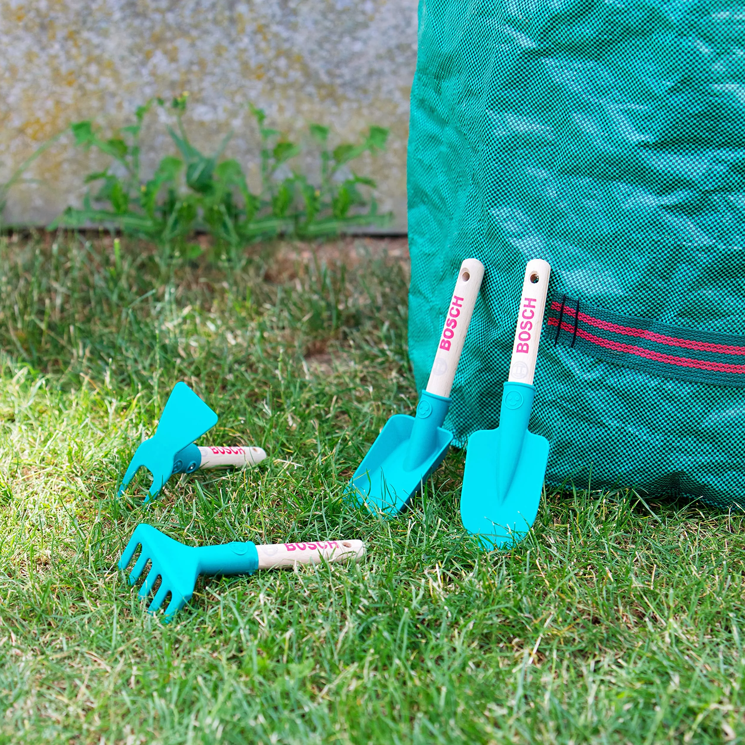 Theo Klein 2711 Kit de Herramientas de jardín de Mano Bosch, 4 Herramientas de jardinería para niños, Pala Cuadrada, rastrillo, Pala y azada, Juguetes para niños a Partir de 3 años