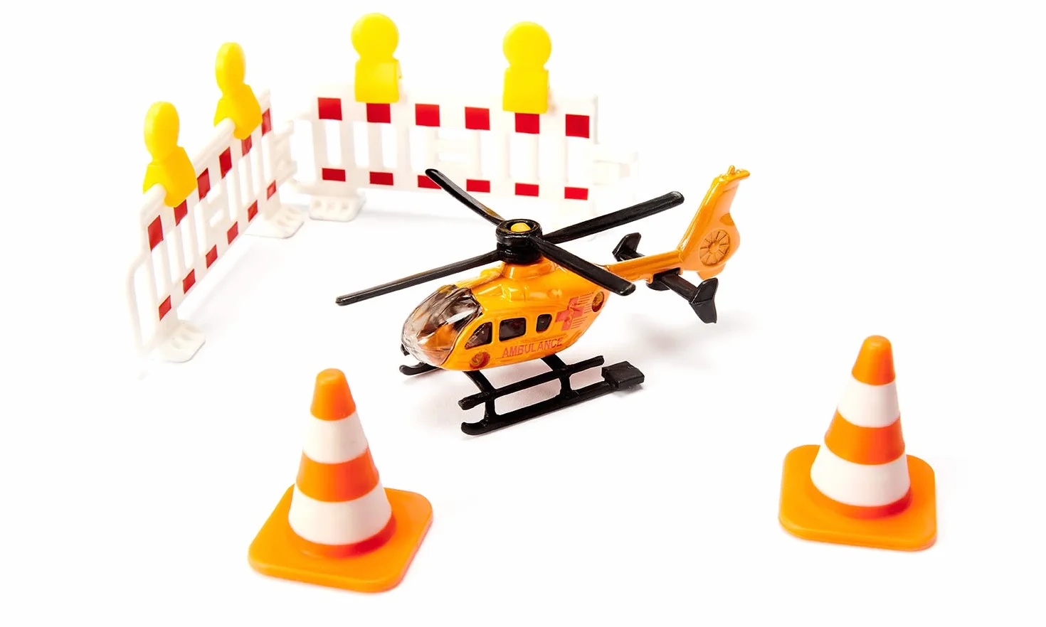 Siku 6332, Set de vehículos de Rescate, Ambulancia VW Beetle, Vehículo de Salvamento Mercedes, Helicóptero de Rescate, Set de Juguete, Plástico/Metal, Multicolor, Incluye 2 balizas y 2 Conos