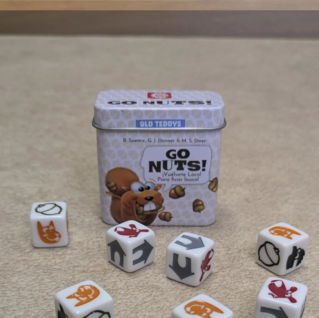Game Factory Go Nuts! Juego de Dados de Bolsillo Push Your Luck 8+