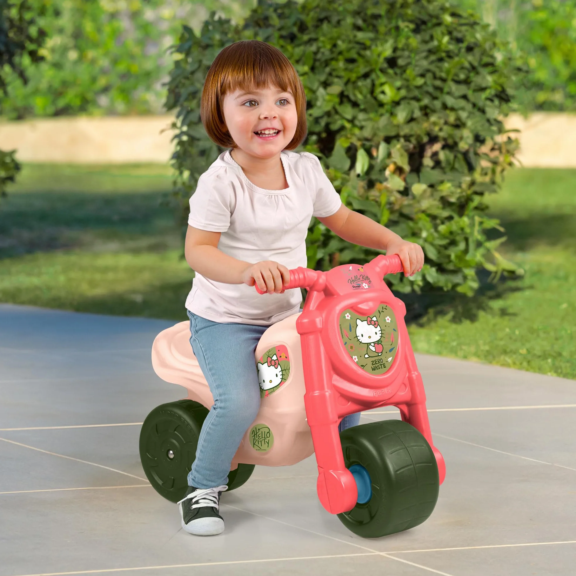 FEBER - Hello Kitty Motofeber, Correpasillos con Forma de Moto y con Pegatinas Divertidas de Hello Kitty, Estable y Seguro, Desarrollo niños y niñas de 18 Meses a 3 años, Famosa (FE200000)