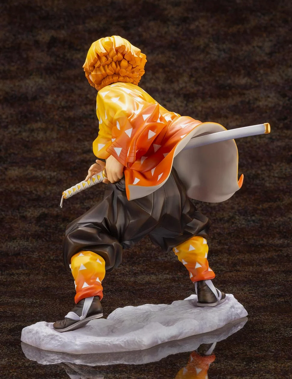 Estatua Zenitsu Agatsuma 17 cm. Demon Slayer: Kimetsu no Yaiba. Kotobukiya. ARTFXJ. 1:8