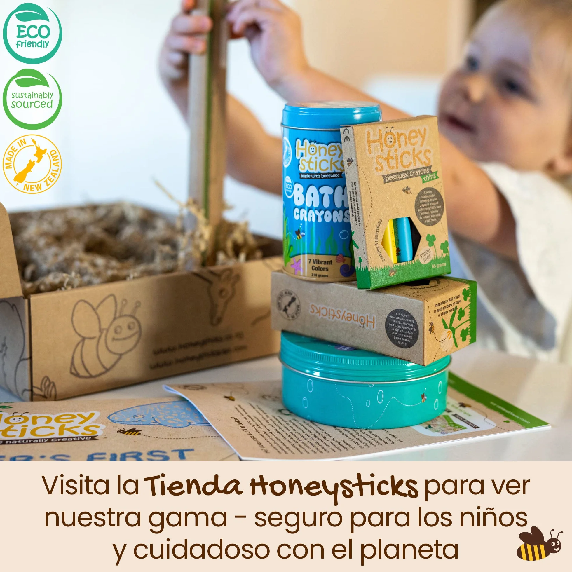 Honeysticks Lápices de cera de abeja 100% puras, naturales, no tóxicos, seguros para niños y niños, hechos a mano en Nueva Zelanda, para 1 año más libro de especies en peligro (12 unidades con libro)